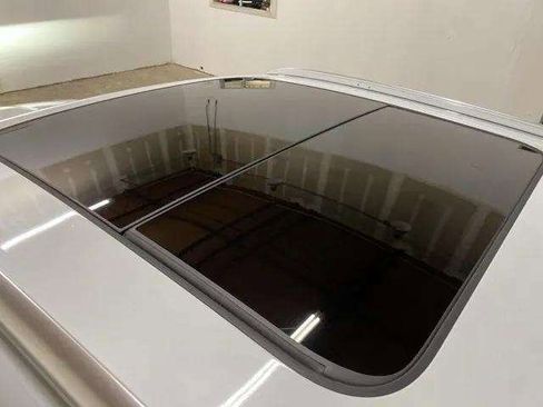 Used 2024 Audi Q8 e-tron Premium Plus w/ Premium Plus Package image 25