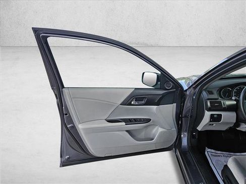 Used 2015 Honda Accord EX image 10