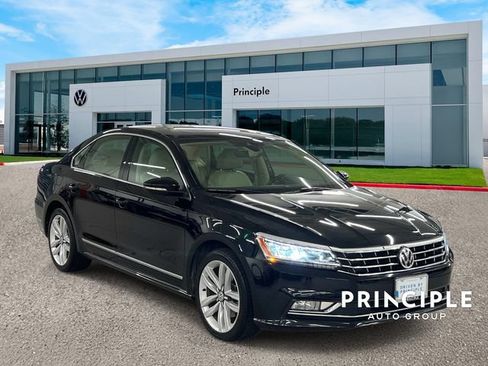 Used 2017 Volkswagen Passat 1.8T SEL Premium FWD image 3