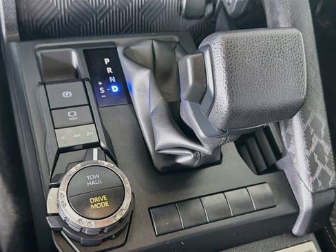 Used 2025 Toyota 4Runner SR5 AWD/4WD image 24