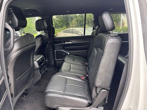 Used 2024 Jeep Wagoneer Series II w/ Flexible Seating Group RWD image 15