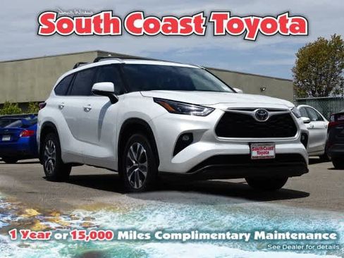 Used 2023 Toyota Highlander XLE FWD image 1