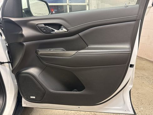 Used 2019 GMC Acadia SLT w/ LPO, Floor Liner Package AWD/4WD image 23