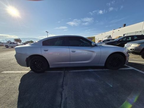 Used 2022 Dodge Charger SXT w/ Driver Convenience Group RWD image 7