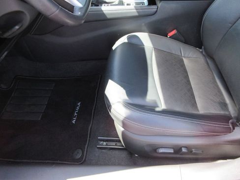 Used 2024 Nissan Altima 2.5 SL FWD image 20
