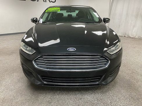 Used 2014 Ford Fusion SE image 2