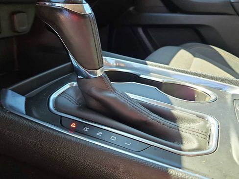 Used 2019 Chevrolet Traverse LT FWD image 21