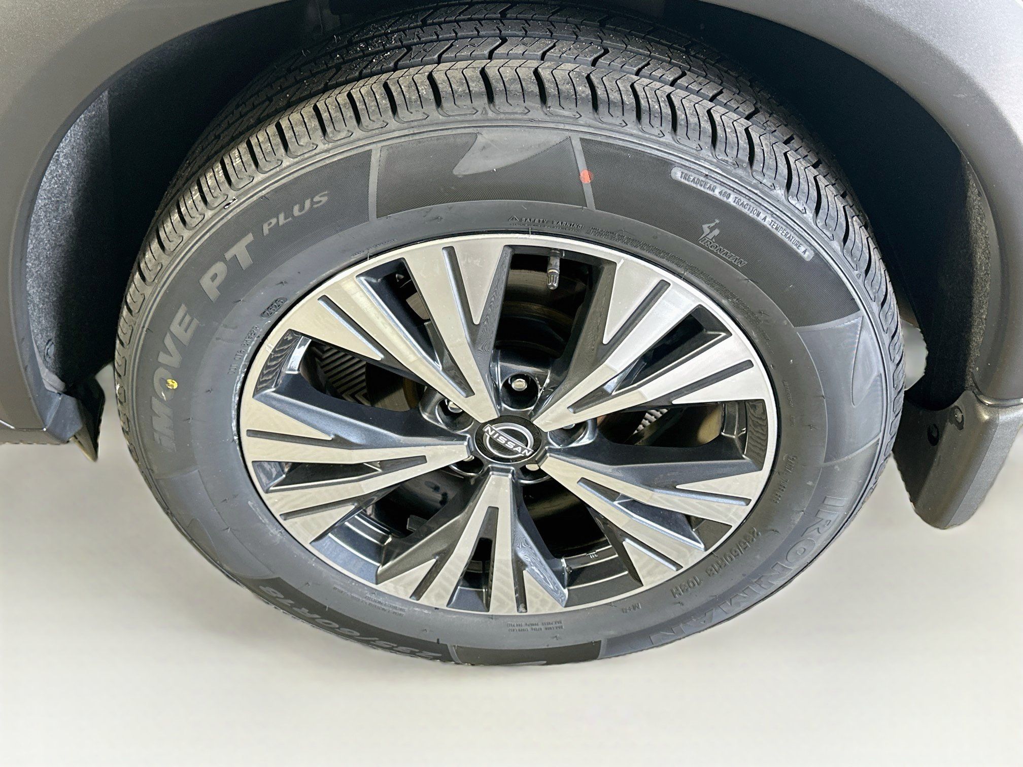 Used 2023 Nissan Rogue SV FWD image 11