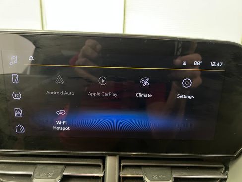 Used 2025 Chevrolet Trax LT FWD image 55