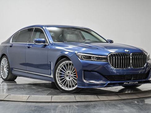 Used 2022 BMW ALPINA B7 xDrive w/ Luxury Rear Seating Package image 21