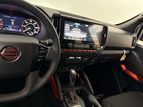 New 2026 Nissan Frontier PRO-4X w/ Tow Package AWD/4WD image 18