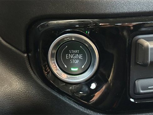 Used 2025 Chevrolet Silverado 1500 LT image 28