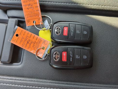 Used 2025 Toyota Grand Highlander FWD image 28