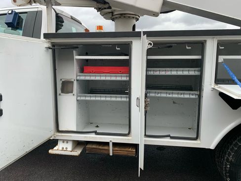 Used 2017 Ford F550 4x4 Regular Cab Super Duty image 24