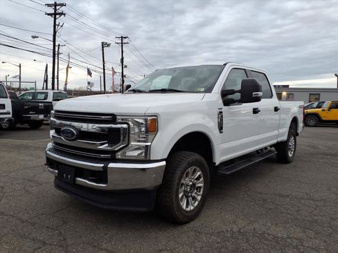 Used 2022 Ford F250 XLT w/ Snow Plow Prep Package image 3