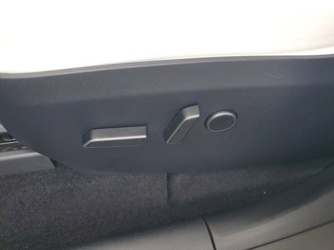 Used 2024 Tesla Model Y 2WD image 20