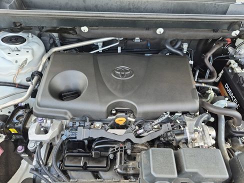 Used 2022 Toyota RAV4 LE FWD image 22