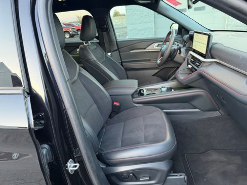 Used 2025 Ford Explorer ST AWD/4WD image 30