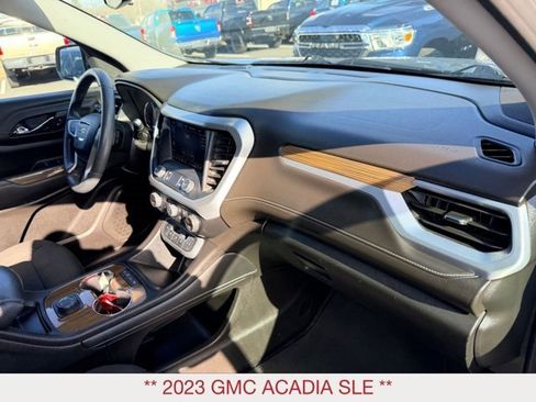 Used 2023 GMC Acadia SLE image 8