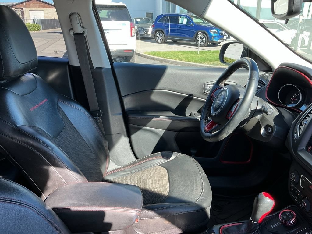 Used 2020 Jeep Compass Trailhawk AWD/4WD image 19