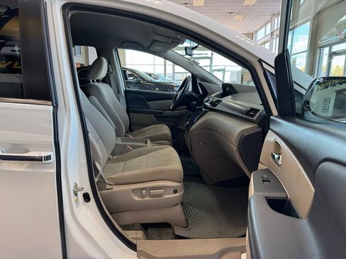 Used 2016 Honda Odyssey EX image 16