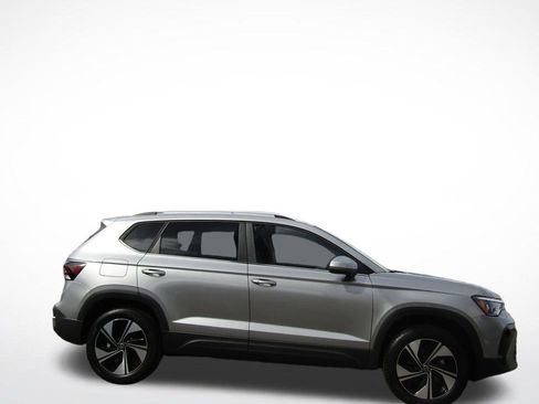 New 2026 Volkswagen Taos SE AWD/4WD image 8