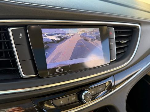 Used 2020 Buick Enclave Essence FWD image 22