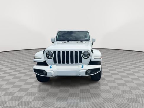 Used 2021 Jeep Wrangler Unlimited Sahara AWD/4WD image 3
