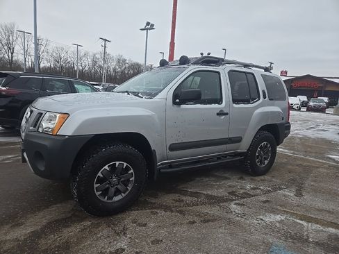 Used 2014 Nissan Xterra PRO-4X w/ Pro-4x Leather Package image 3