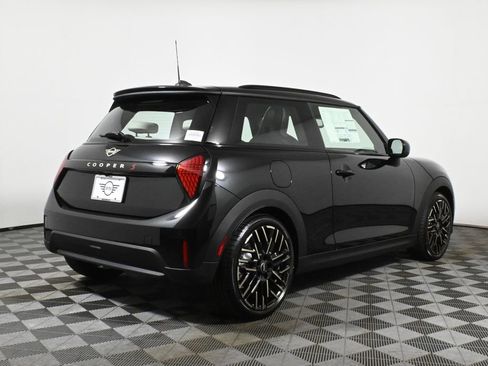 Used 2025 MINI Cooper S image 7