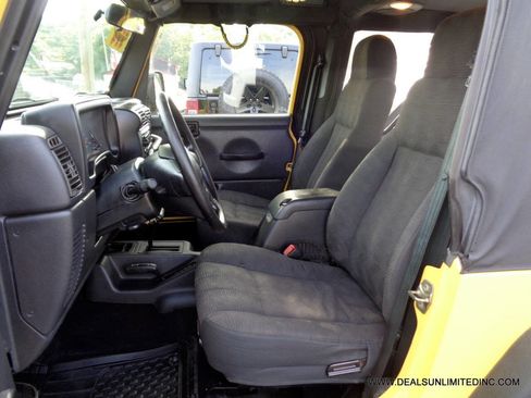 Used 2004 Jeep Wrangler SE w/ Full Face Tire & Wheel Group AWD/4WD image 7
