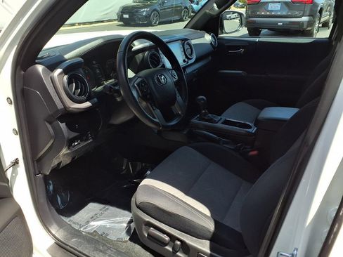 Certified 2023 Toyota Tacoma TRD Off-Road AWD/4WD image 17