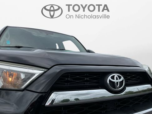 Used 2015 Toyota 4Runner Limited AWD/4WD image 10