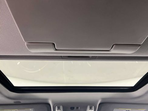 Used 2020 Cadillac Escalade ESV Premium Luxury w/ Escalade Sport Edition RWD image 33