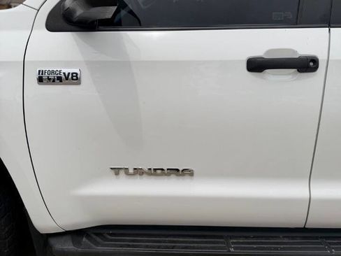 Used 2016 Toyota Tundra SR5 w/ SR5 Upgrade Package image 9