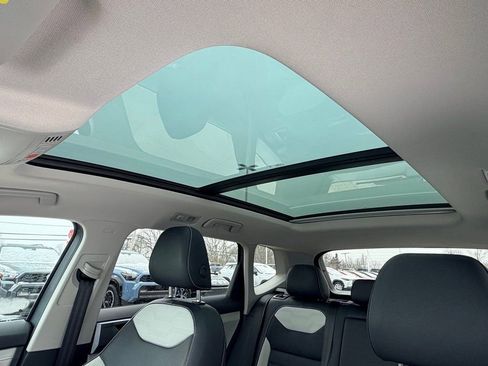 Used 2025 Volkswagen Taos SEL image 24