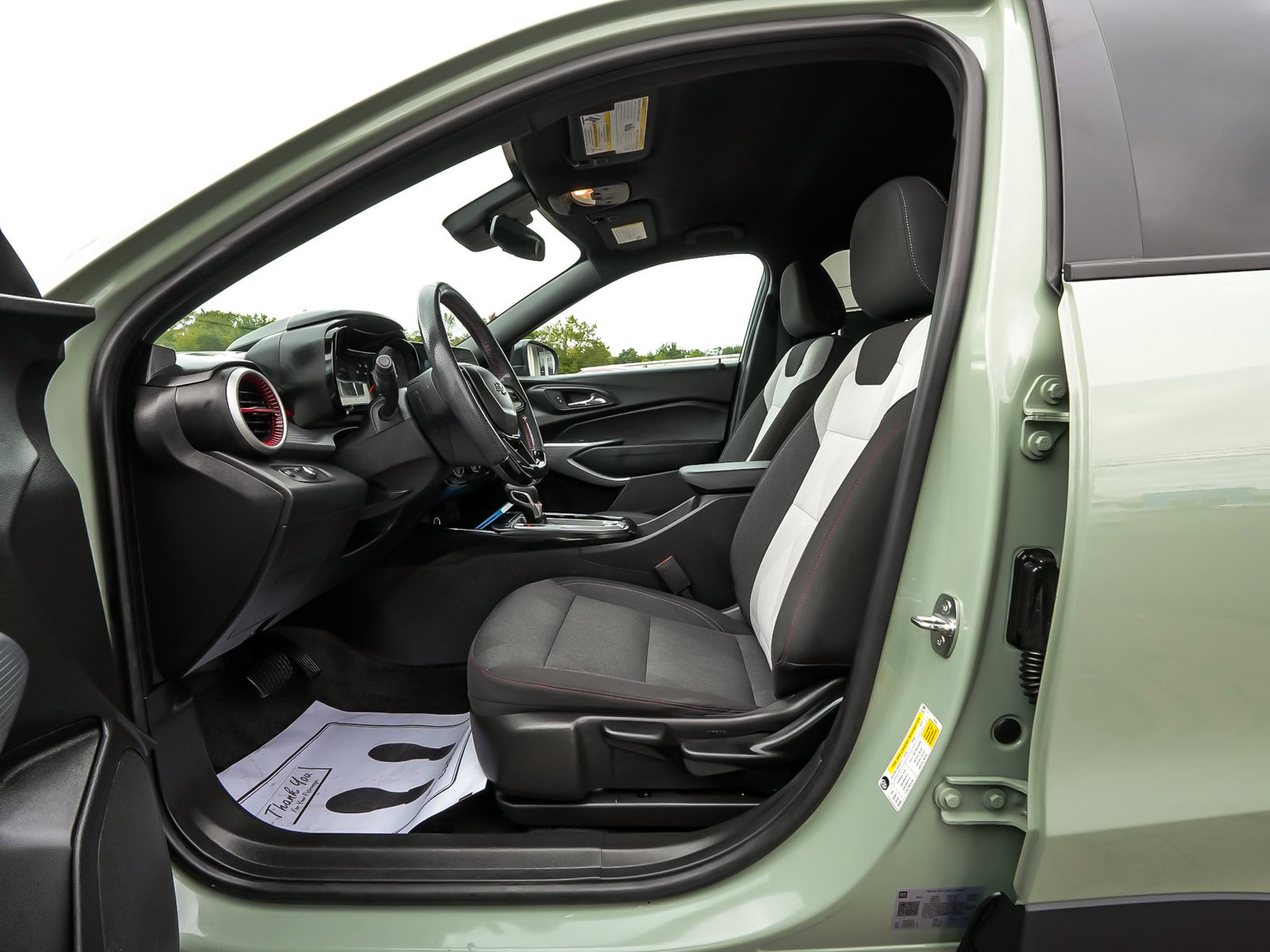 Used 2024 Chevrolet Trax RS w/ Driver Confidence Package FWD image 33