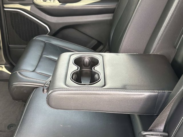 Used 2022 Jeep Grand Cherokee L Limited RWD image 24