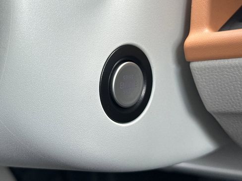 New 2025 Volkswagen ID. Buzz 1st Edition image 22