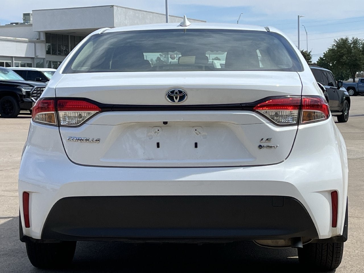 Used 2025 Toyota Corolla LE FWD image 5