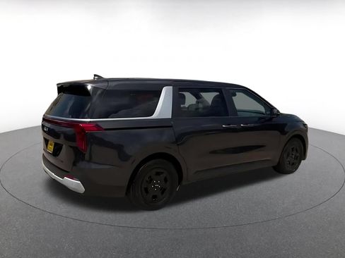 Used 2026 Kia Carnival FWD image 14