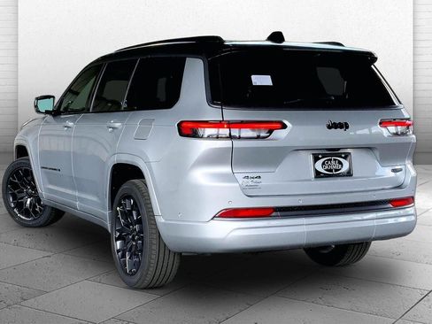 New 2026 Jeep Grand Cherokee L Summit w/ Obsidian Package AWD/4WD image 3