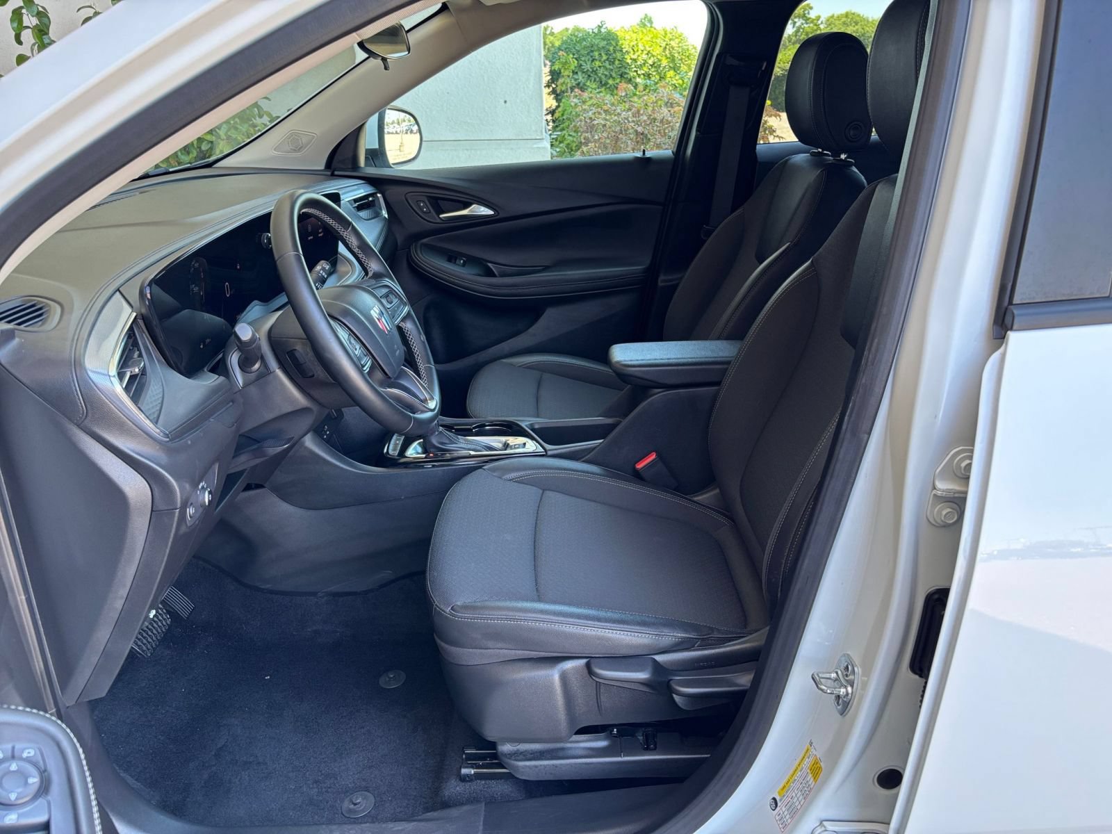 Used 2025 Buick Encore GX Preferred FWD image 46