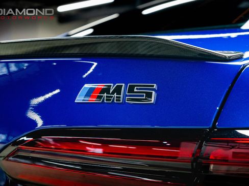 Used 2025 BMW M5 w/ Carbon Package image 8