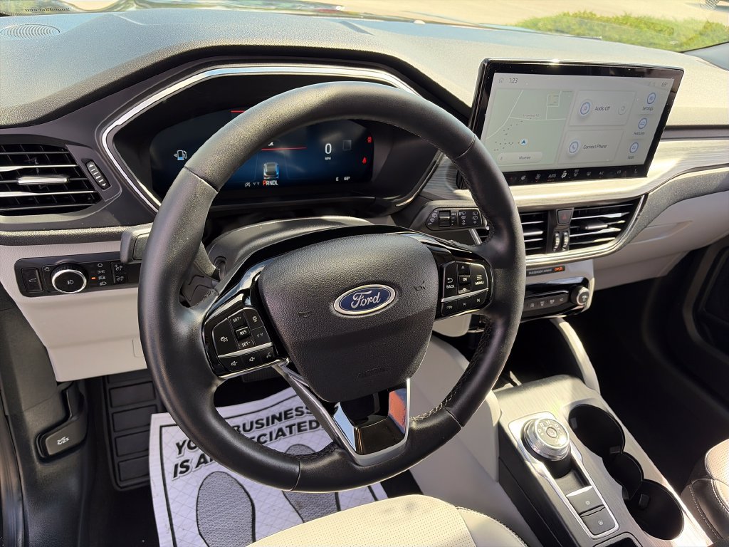 Used 2023 Ford Escape Platinum AWD/4WD image 22