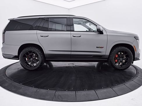 Used 2026 Cadillac Escalade V AWD/4WD image 16