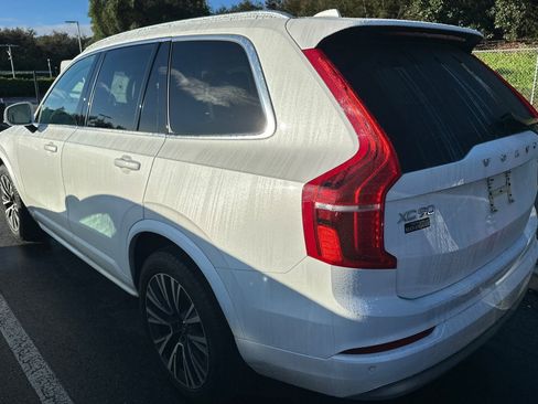 Used 2022 Volvo XC90 T5 Momentum w/ Climate Package image 8