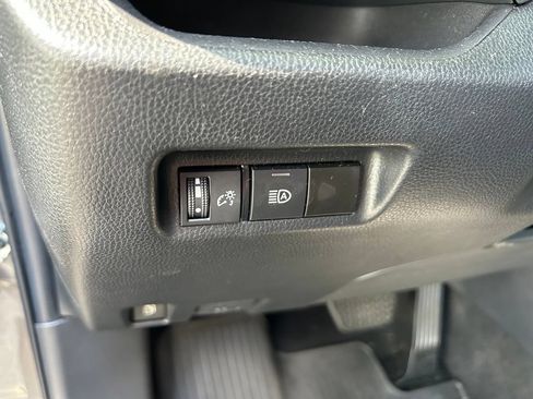 Used 2023 Toyota RAV4 LE AWD/4WD image 18
