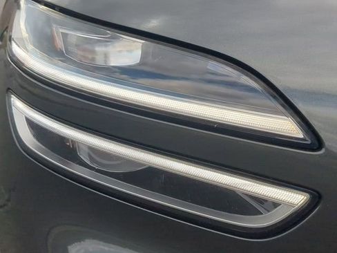 Used 2023 Genesis G70 2.0T w/ Sport Prestige Package image 9