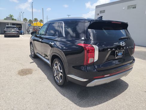 Used 2024 Hyundai Palisade Limited FWD image 3
